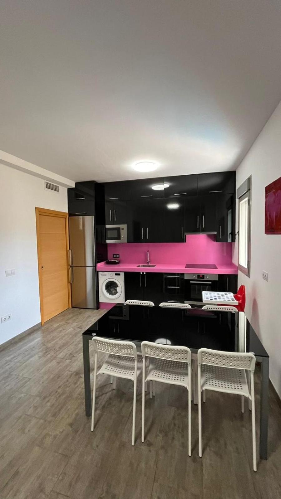 Appartamento A 30 Metro De La Playa Con Piscina Y Garaje En La Carihuela Torremolinos