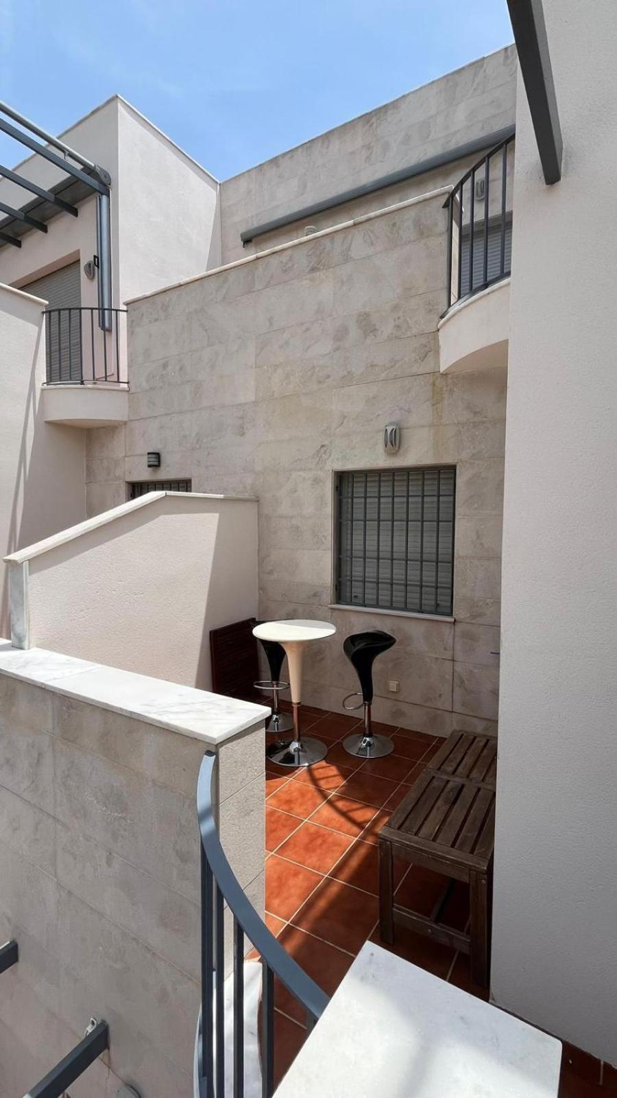 Appartamento A 30 Metro De La Playa Con Piscina Y Garaje En La Carihuela *