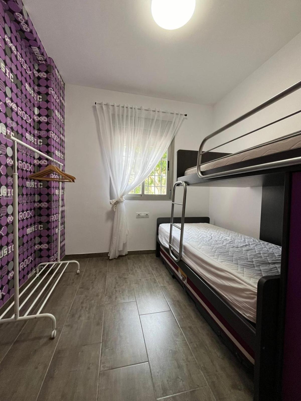 Appartamento A 30 Metro De La Playa Con Piscina Y Garaje En La Carihuela Torremolinos