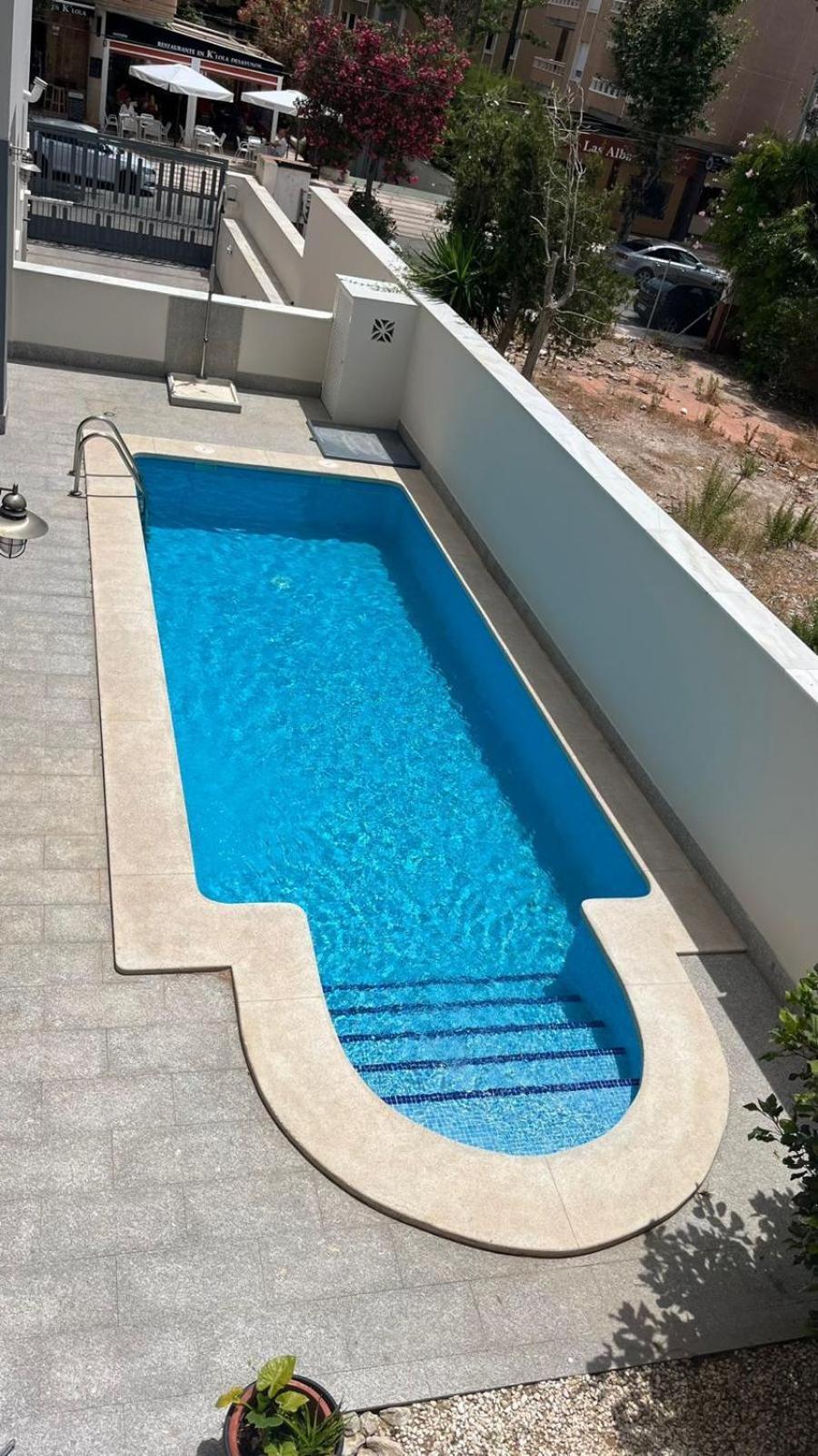 Appartamento A 30 Metro De La Playa Con Piscina Y Garaje En La Carihuela *