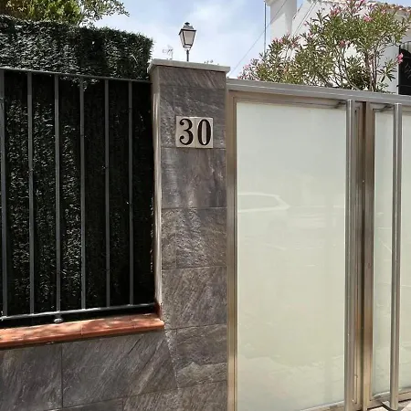 Apartamento A 30 Metro De La Playa Con Piscina Y Garaje En La Carihuela Torremolinos Exterior photo