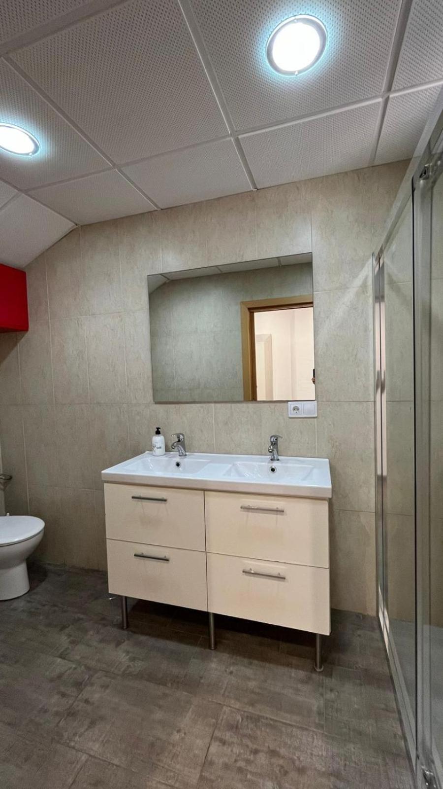 A 30 Metro De La Playa Con Piscina Y Garaje En La Carihuela Appartement Torremolinos